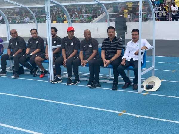 البدري بين معاونيه