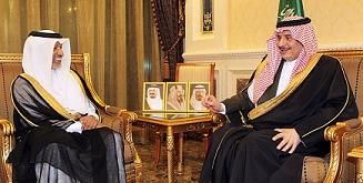 الأمير سلطان بن فهد خلال استقباله محمد بن همام أمس في الرياض