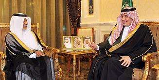 الأمير سلطان بن فهد خلال استقباله محمد بن همام أمس في الرياض