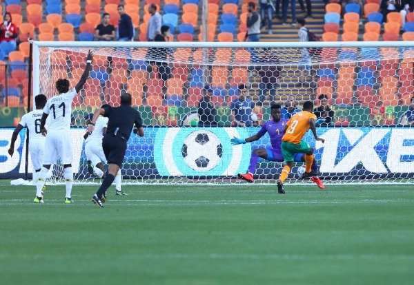 من ركلات الترجيح بين المنتخبين