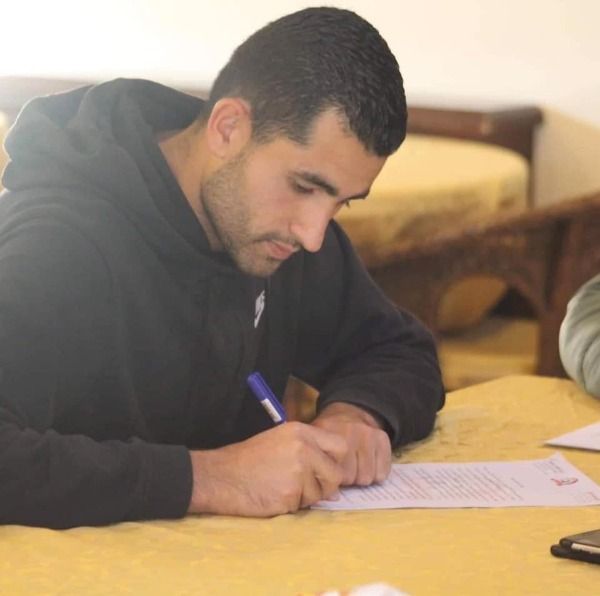 المحسيري لحظة التوقيع