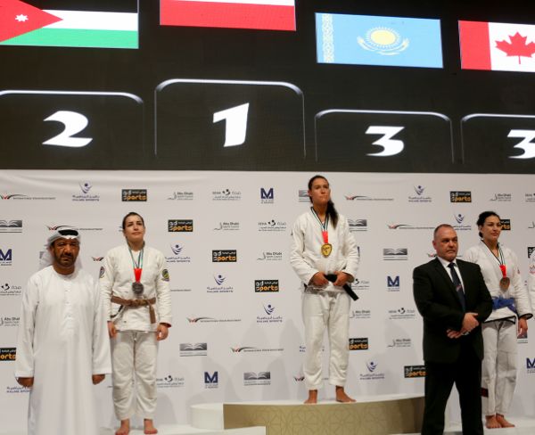 جانب من التتويج