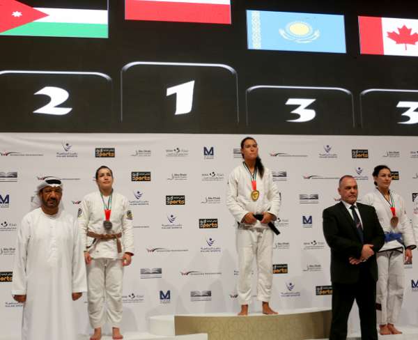 جانب من التتويج