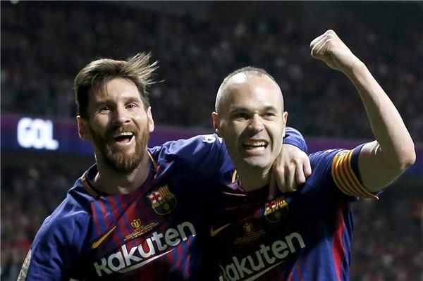 إنييستا وميسي