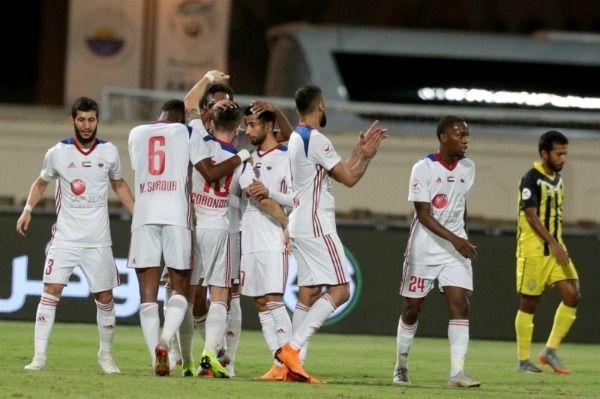 لاعبو الشارقة