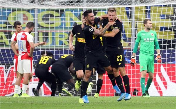 لاعبو إنتر ميلان