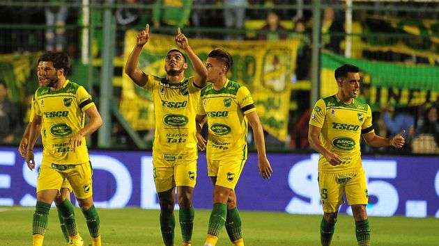 ديفينسا إي خوستيسيا