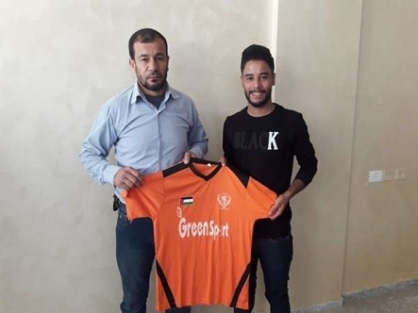 محمد أبوعودة يرفع قميص اتحاد خانيونس