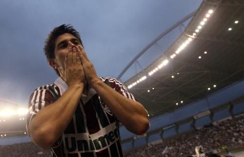 2010-12-05t220012z_01_rjo105_rtridsp_3_soccer-brazil_reuters