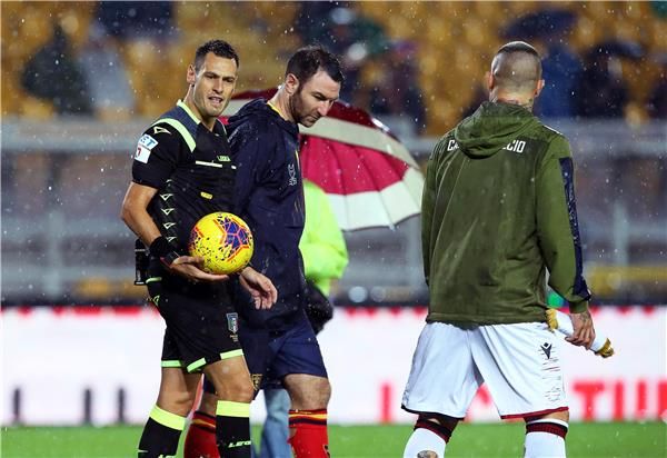 من أرض الملعب