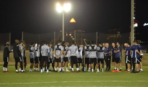 لاعبو منتخب الإمارات