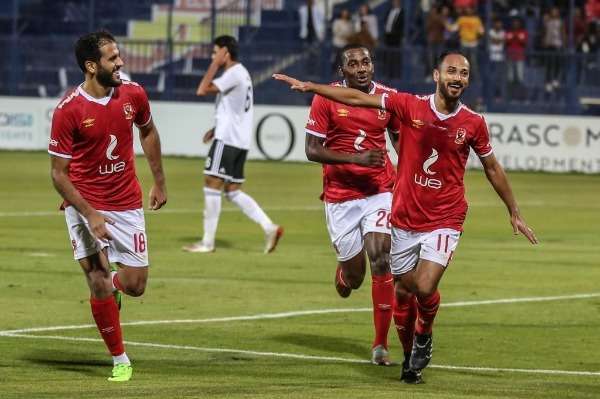لاعبو الأهلي