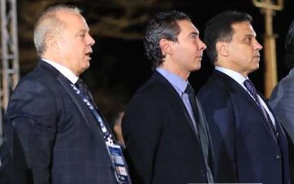 غريب والبدري