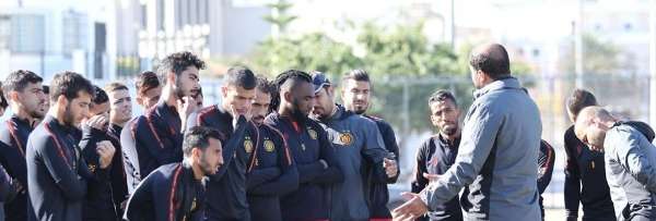 من اجتماع الشعباني باللاعبين قبل التدريبات