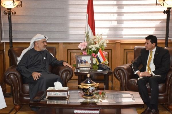 من الاجتماع