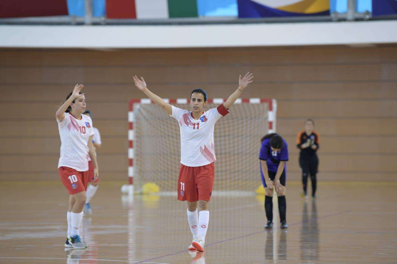 فجر العامر بعد انتصار الكويت على فتيات العيون