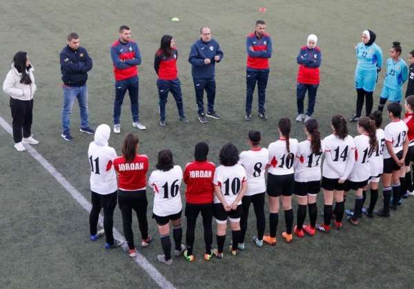 منتخب الناشئات