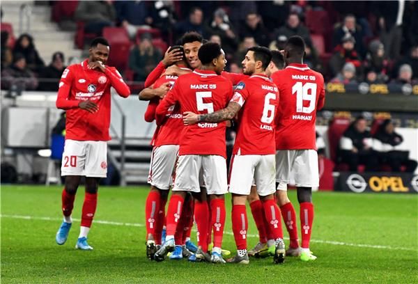 فرحة لاعبي ماينز