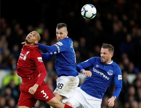 من لقاء سابق بين ليفربول وإيفرتون 