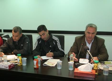 المحاضر الاسيوي نهاد صوفار والفلسطيني عبد الناصر بركات والسوري محمد جمعة