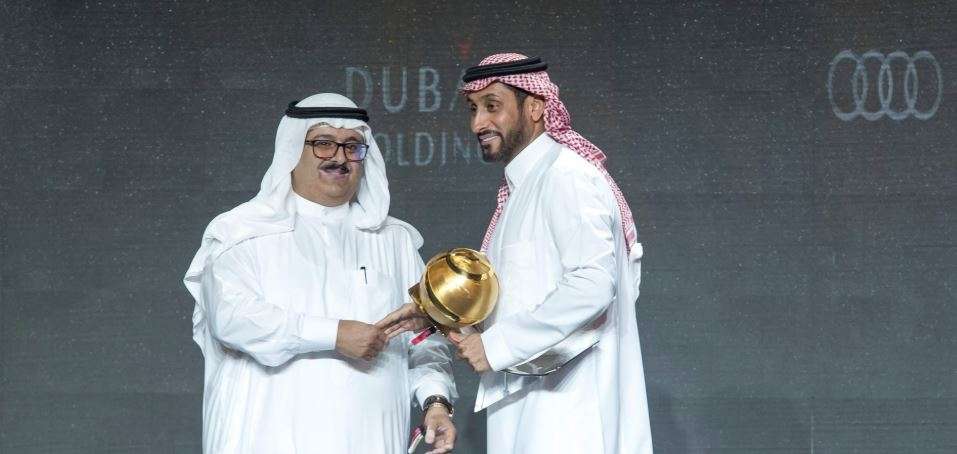 خالد الدوسري مالك موقع كووورة خلال تقديم جوائز العام الماضي