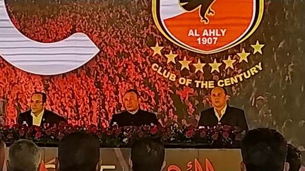 الخطيب مع مجلس الأهلي