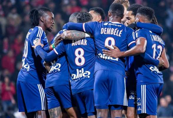 فرحة لاعبي ليون