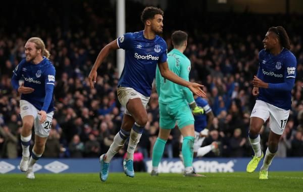 فرحة لاعبي إيفرتون