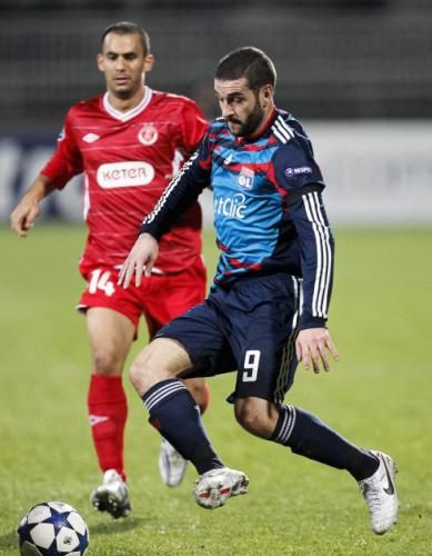 2010-12-07t210406z_01_rpr04_rtridsp_3_soccer-champions_reuters