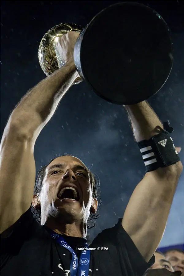 ?i=epa%2fsoccer%2f2019-12%2f2019-12-09%2f2019-12-09-08056153_epa