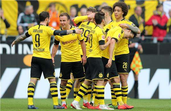 لاعبو دورتموند