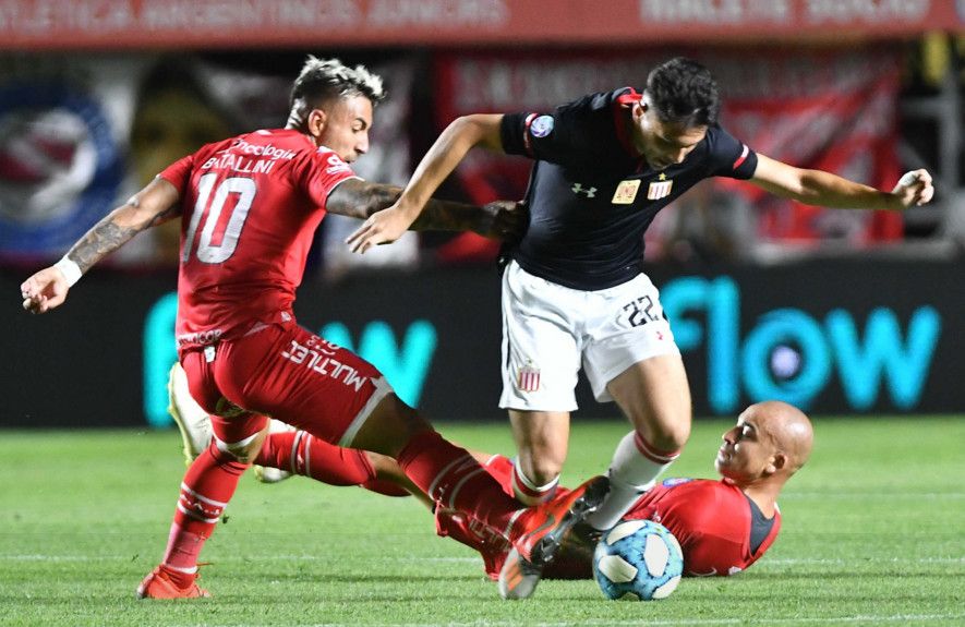 من لقاء أرجنتينوس وإستوديانتيس