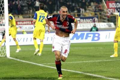 دي فايو يحتفل بعد تسجيله الهدف