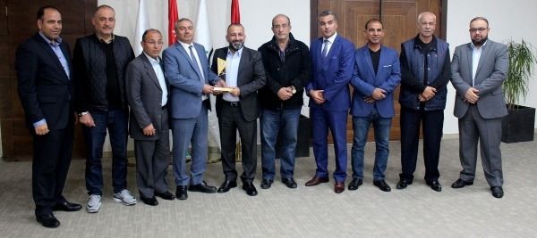 من اللقاء