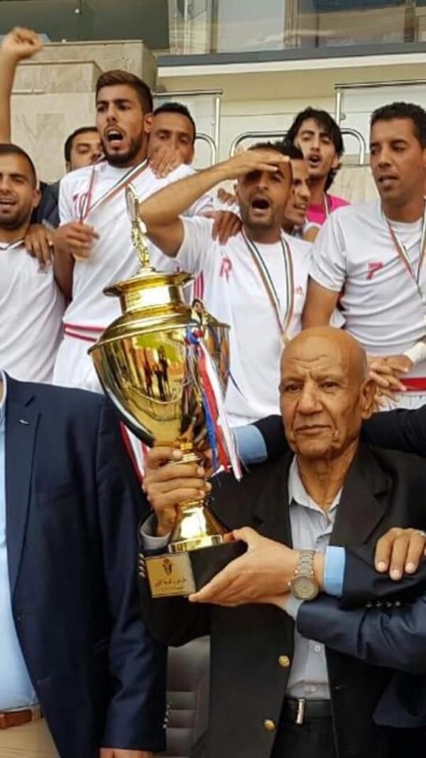 عيد برفقة فريق كرة القدم