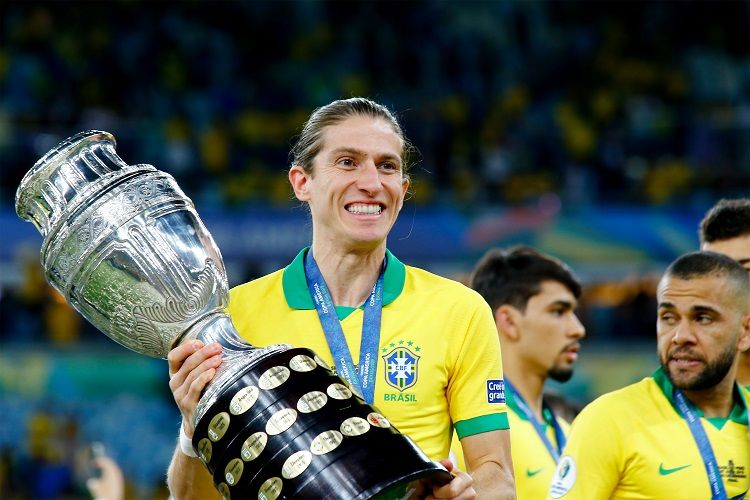 Filipe-Lu%C3%ADs-foi-campe%C3%A3o-da-Copa-Am%C3%A9rica-com-a-Sele%C3%A7%C3%A3o-Brasileira-h%C3%A1-duas-semanas