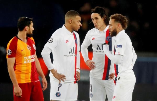 نيمار مع كافاني ومبابي