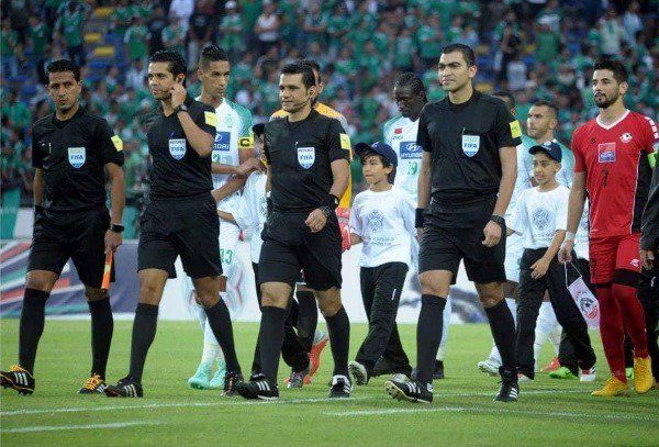 أبو الرجال - أقصى يمين الصورة