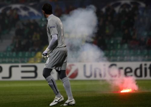 2010-12-08t211535z_01_dwc08_rtridsp_3_soccer-champions-zilina-delay_reuters