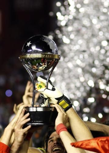 2010-12-09t034035z_01_ast27_rtridsp_3_soccer-latam_reuters