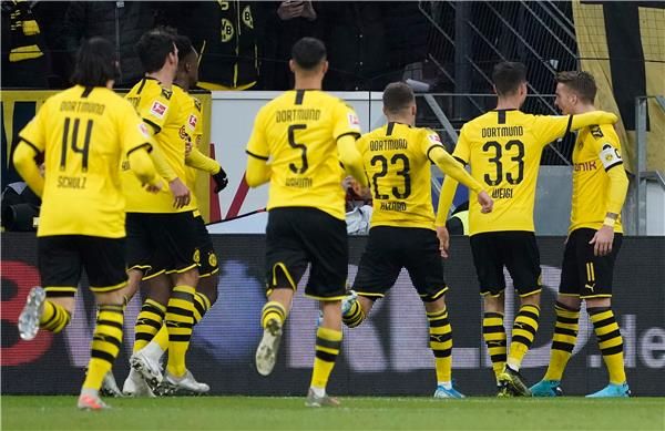 لاعبو دورتموند