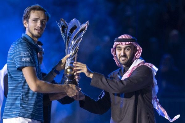 تتويج ميدفيديف