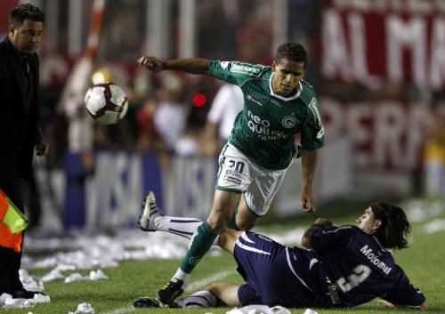 2010-12-09t015026z_01_bas128_rtridsp_3_soccer-latam_reuters
