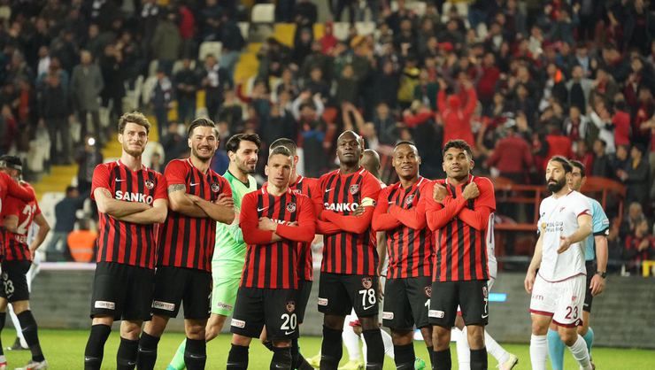 لاعبو غازي شهير