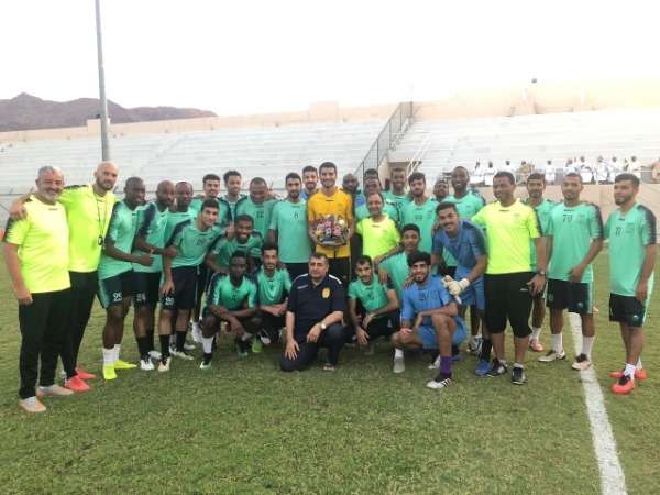 لاعبو فنجاء