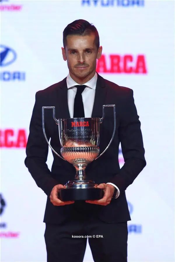 ?i=epa%2fsoccer%2f2019-12%2f2019-12-16%2f2019-12-16-08075332_epa