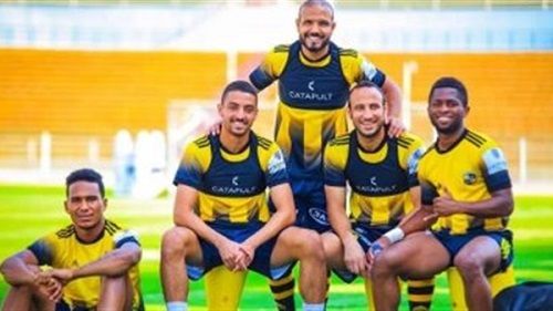 لاعبو المقاولون 