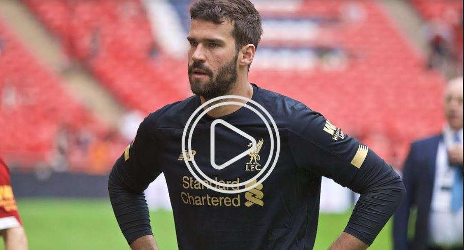 أليسون بيكر