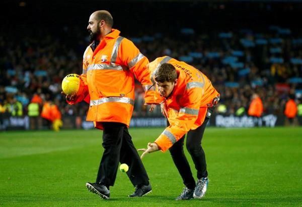 الأمن يتخلص من الكرات الصفراء