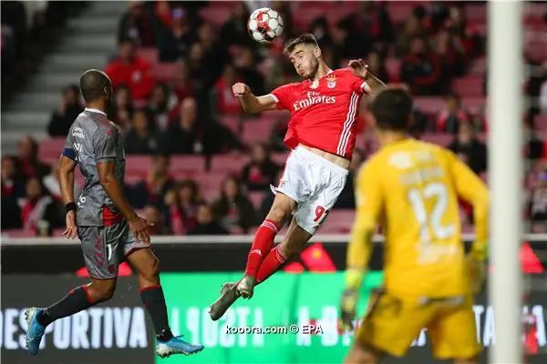 ?i=epa%2fsoccer%2f2019-12%2f2019-12-18%2f2019-12-18-08080585_epa